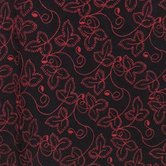 B. Moss Black & Red Floral Print Skirt size 6 - Picture 2 of 3